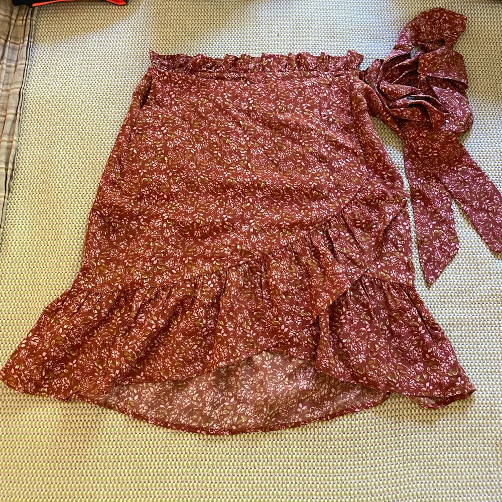 Rare Chan Luu Ruffle Wrap Skirt - Red Floral